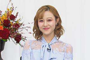 �t�T������