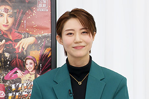 ���F����