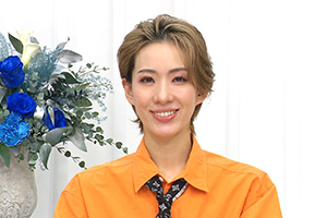 永久輝せあ