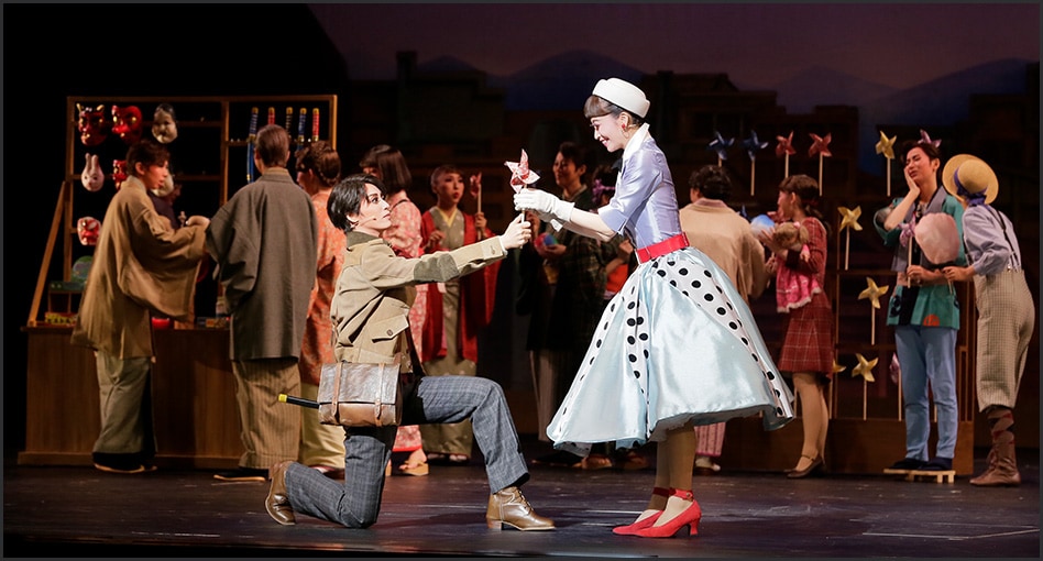 宝塚歌劇 月組『今夜、ロマンス劇場で』『FULL SWING！』特集 
